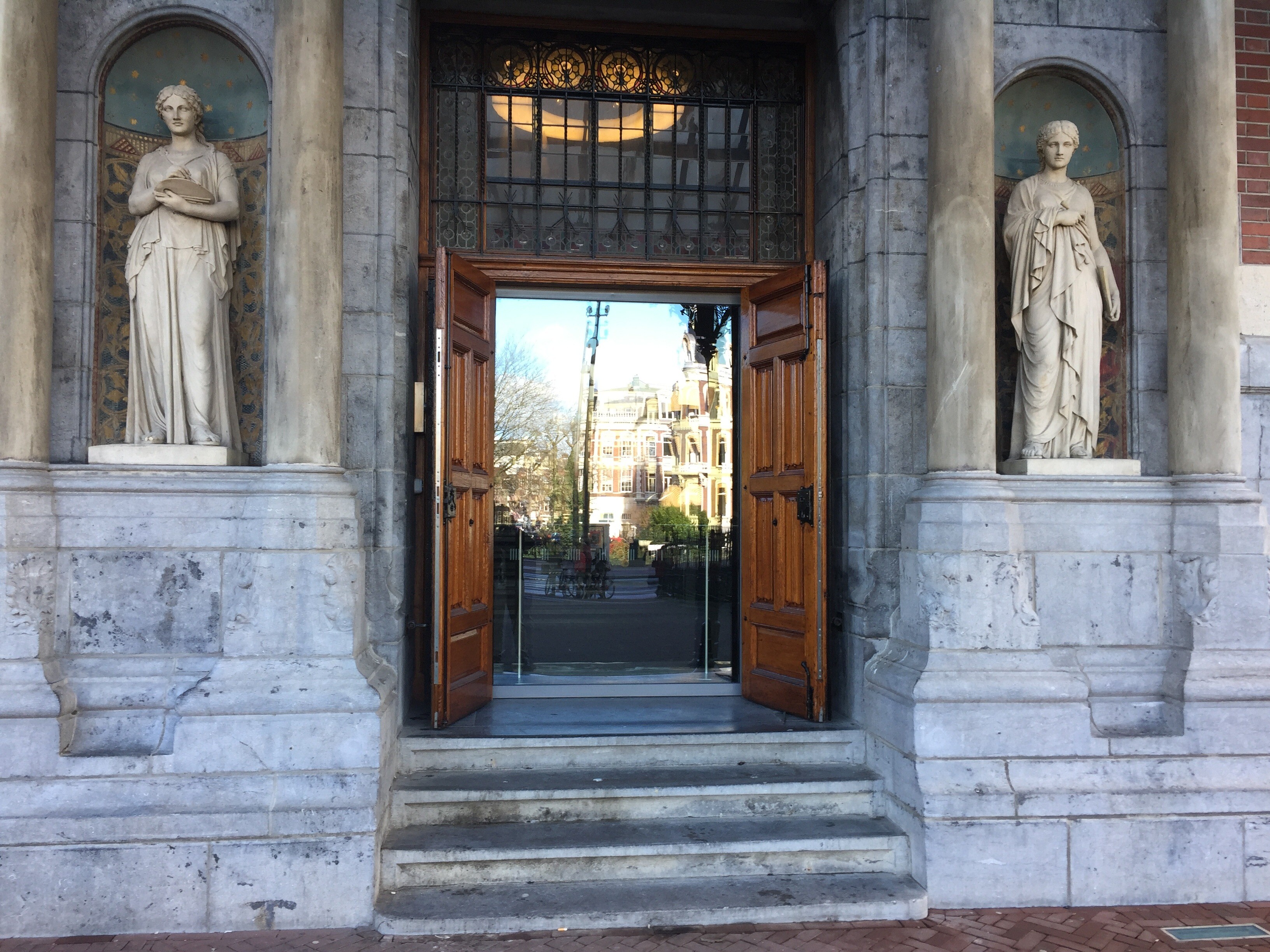 Museum Security By Chameleon Associates