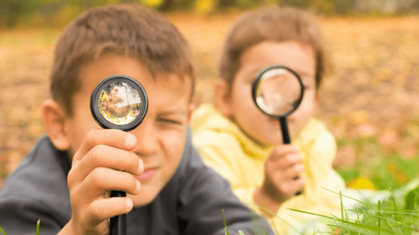 2 kids magnifying glasses2